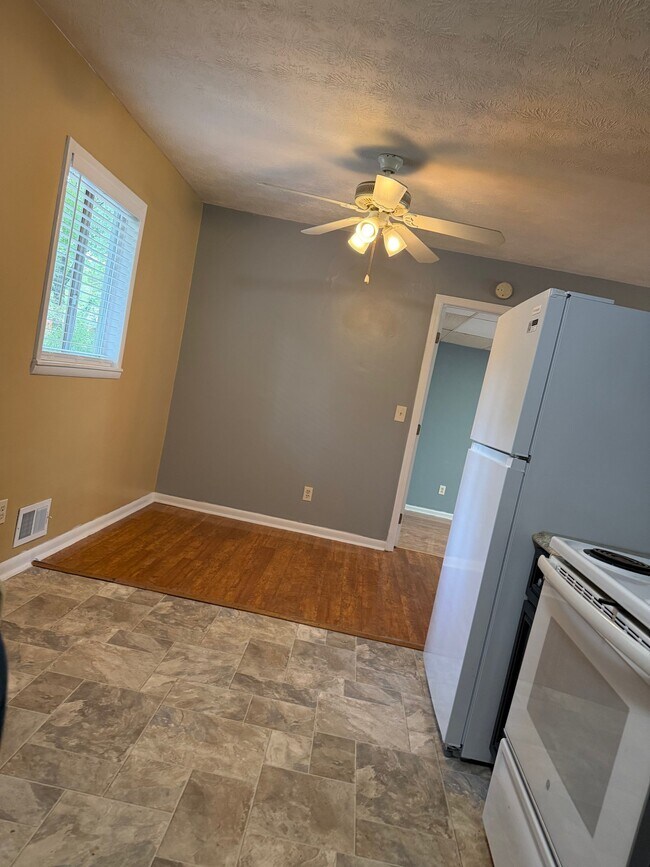 Building Photo - 6529 Sinclair Pl