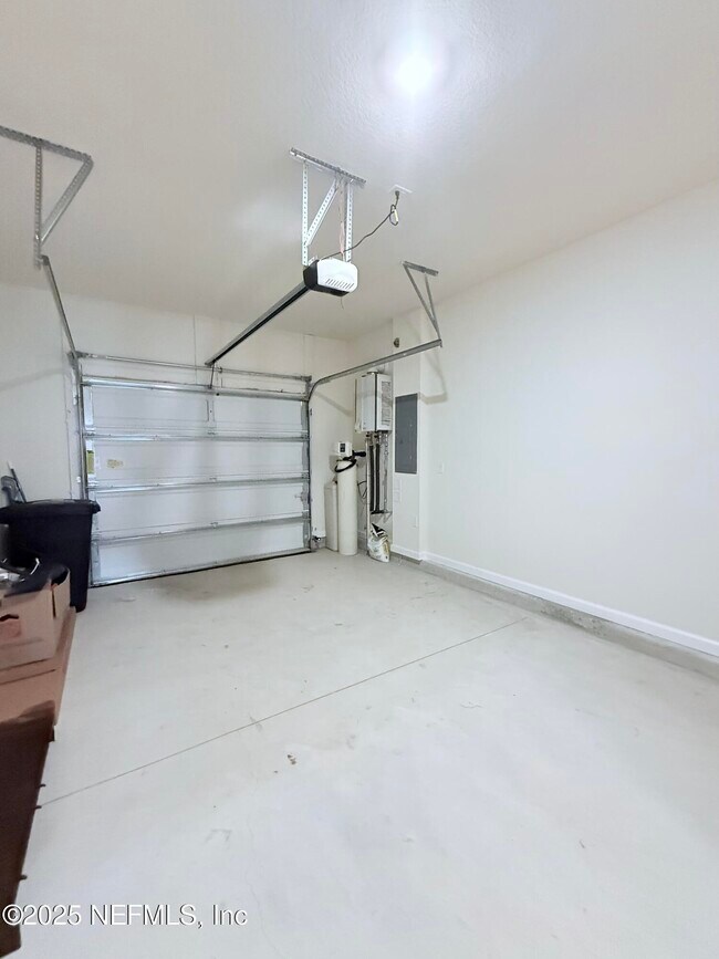 Building Photo - 48 Java Ln