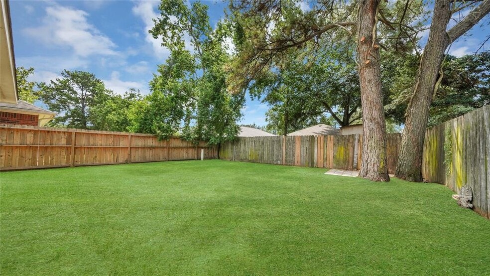 Large backyard! - 5023 Deer Point Dr
