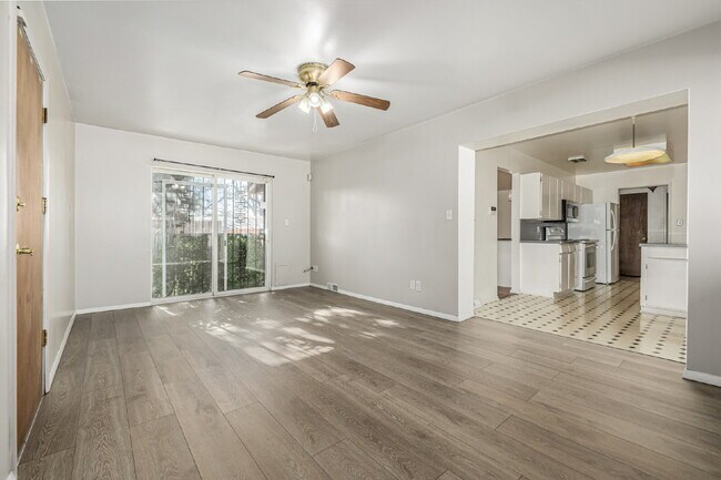 Building Photo - Great 3 Bed 3 Bath Hilltop Home for rent.