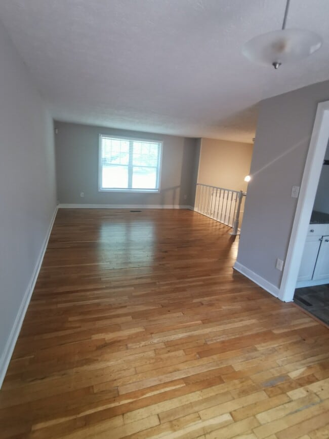 Building Photo - 250 Sheringham Dr