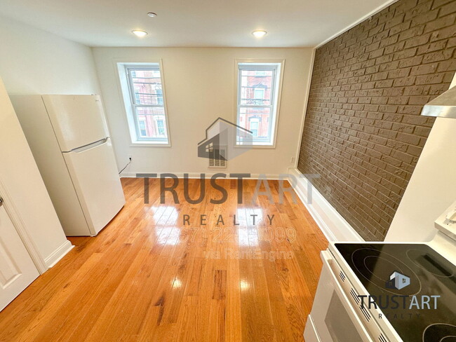 Building Photo - 2025 N 4th St