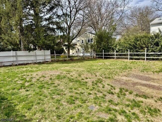 Building Photo - 25 Huck Rd