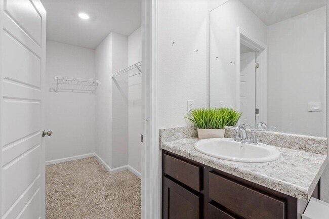 Building Photo - 4522 Rivers Landing Dr