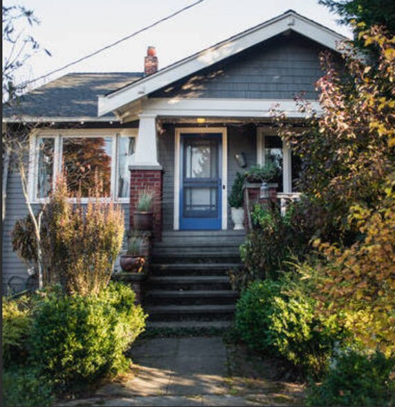 Building Photo - 5320 9th Ave NE