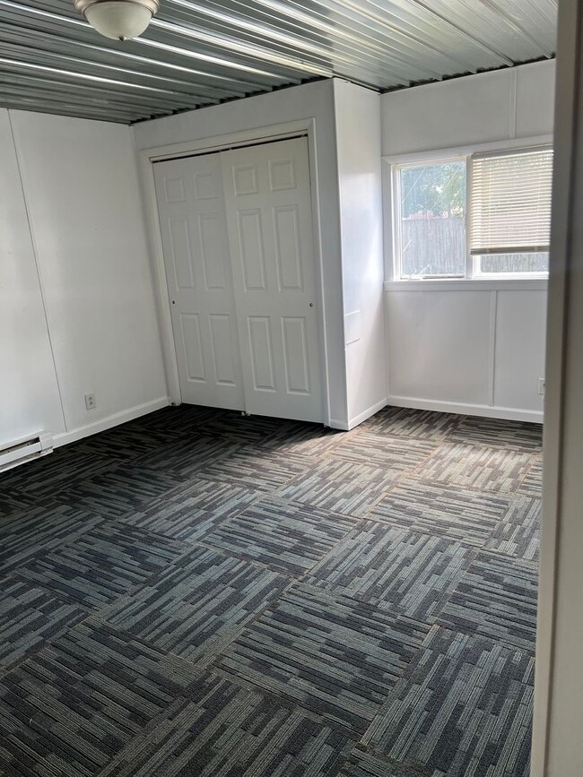 Building Photo - 311 1/2 South 10th Street