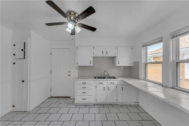 Building Photo - 382 E 161st St
