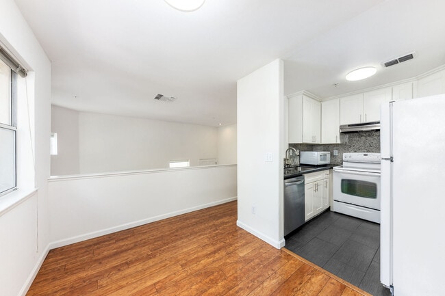 Building Photo - 979 Asilomar Terrace