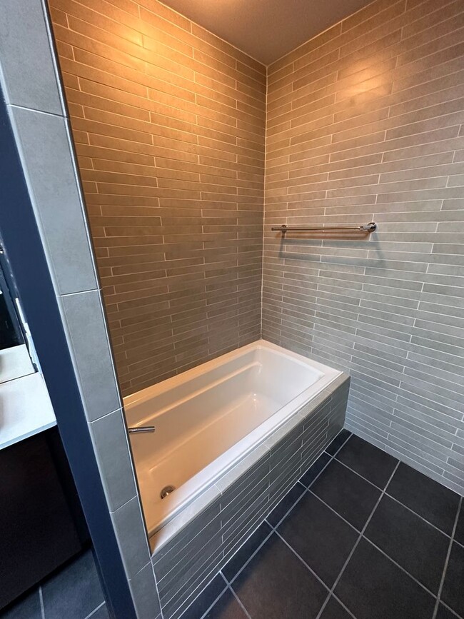 Building Photo - Modern Townhome in Georgetown!  Available ...