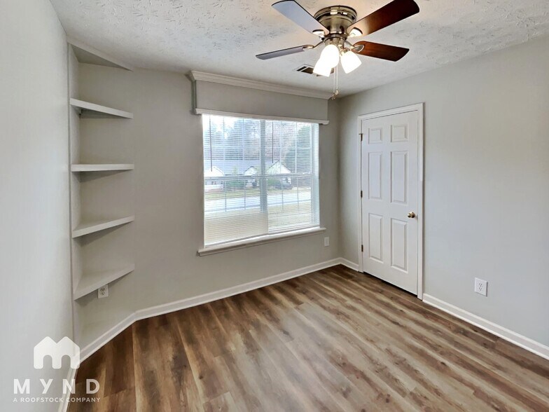 Building Photo - 135 Windward Dr