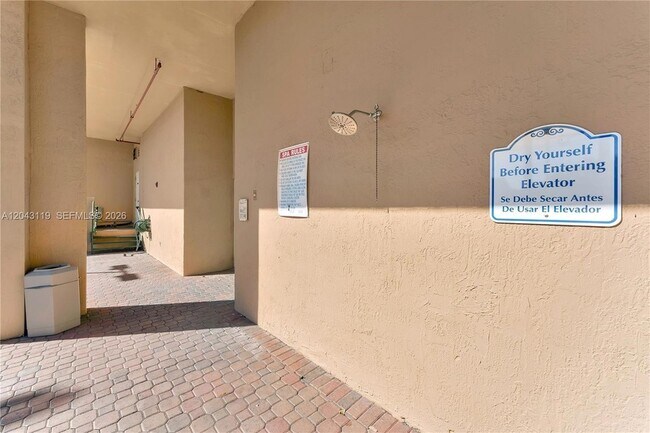 Building Photo - 3500 Coral Wy