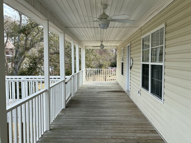 Building Photo - 2 Bedroom 1 Bath Home in Howells Point, Sunset Harbor, Bolivia, N C