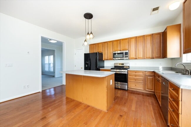 Building Photo - 5028 Prosperity Ridge Rd