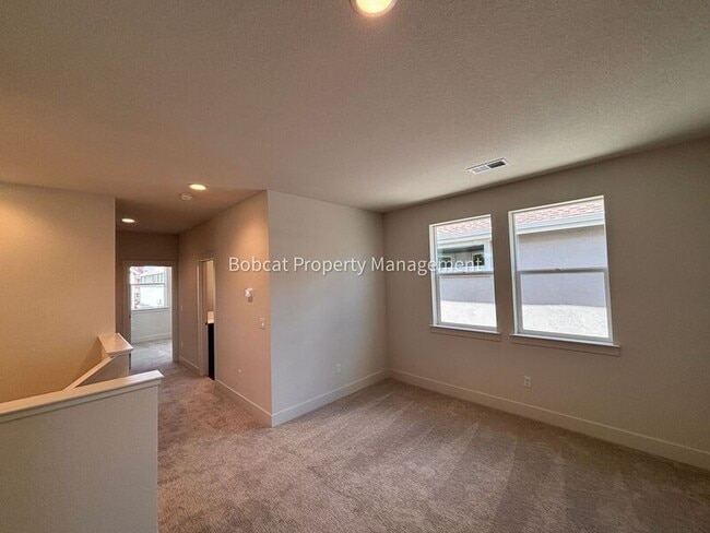 Building Photo - 1150 Little Ln