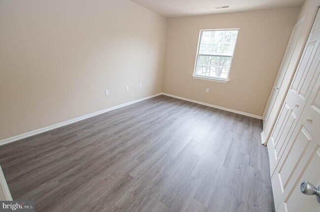 Building Photo - 810 College Ln