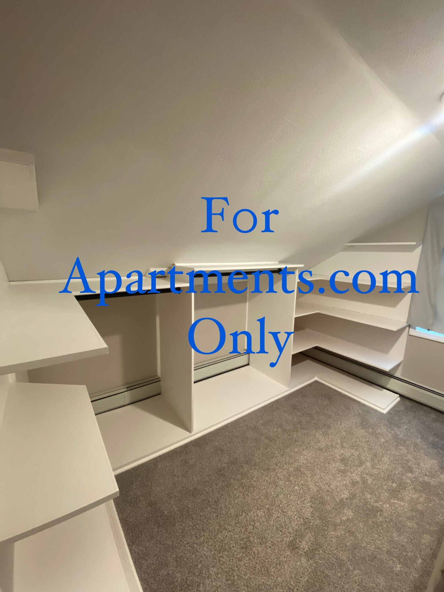 Building Photo - 105 Hunt Ave