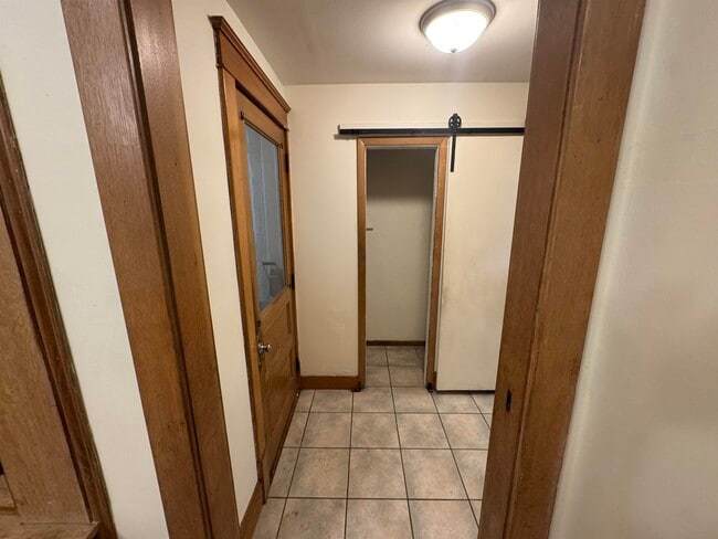 Building Photo - 303 Doty St