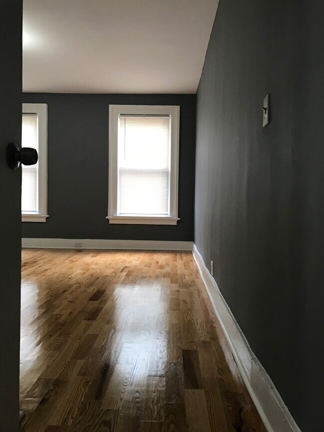 Building Photo - 378 Orchard St