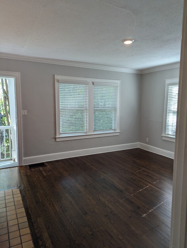 Building Photo - 720 Berne St SE Apt B