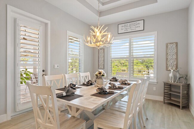 Building Photo - 12955 SW Kanner Hwy