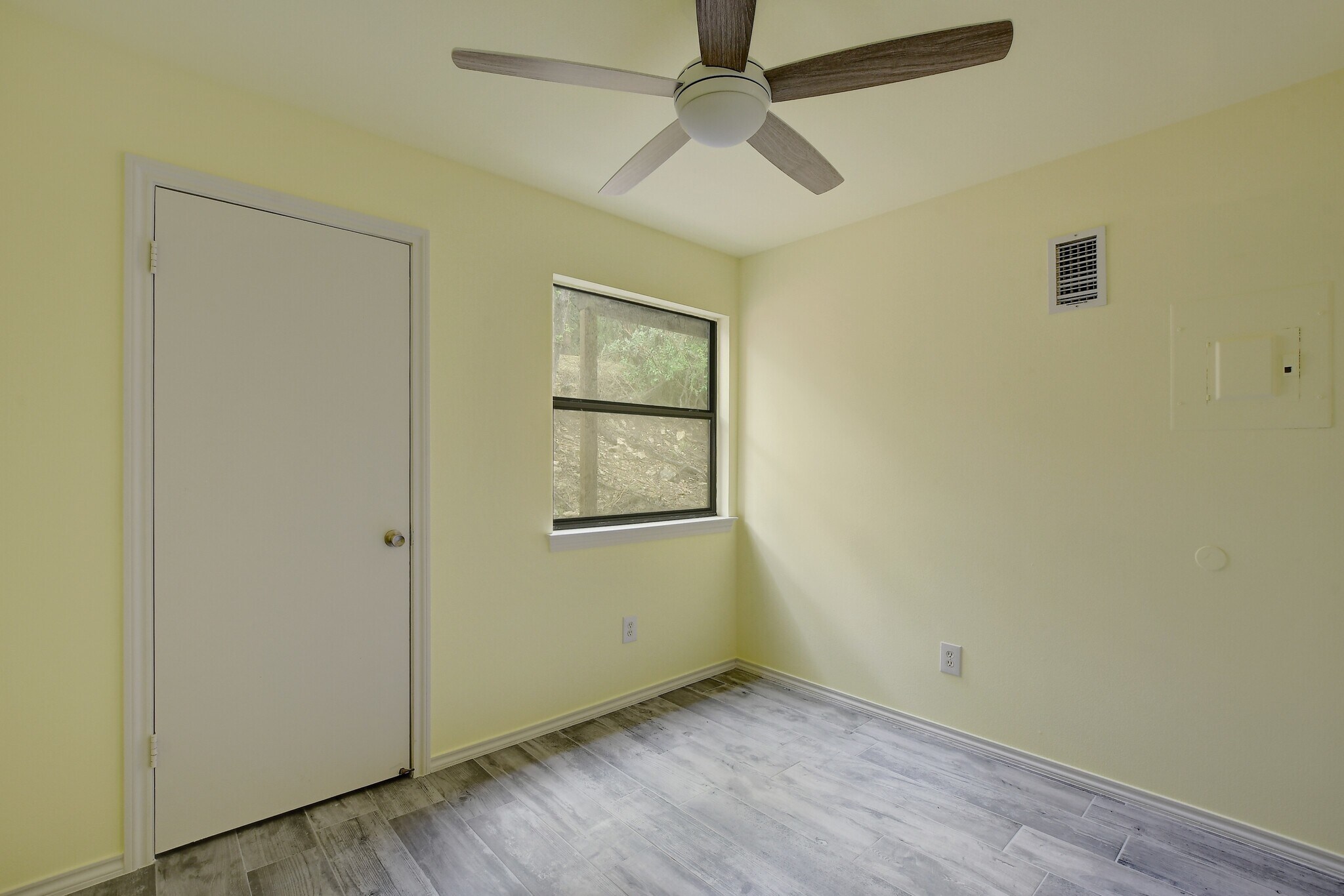 Building Photo - 809 Bracewood Cir