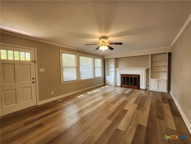 Building Photo - 564 Laurel Ln