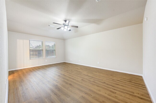 Building Photo - 16702 Grove Trail Ln