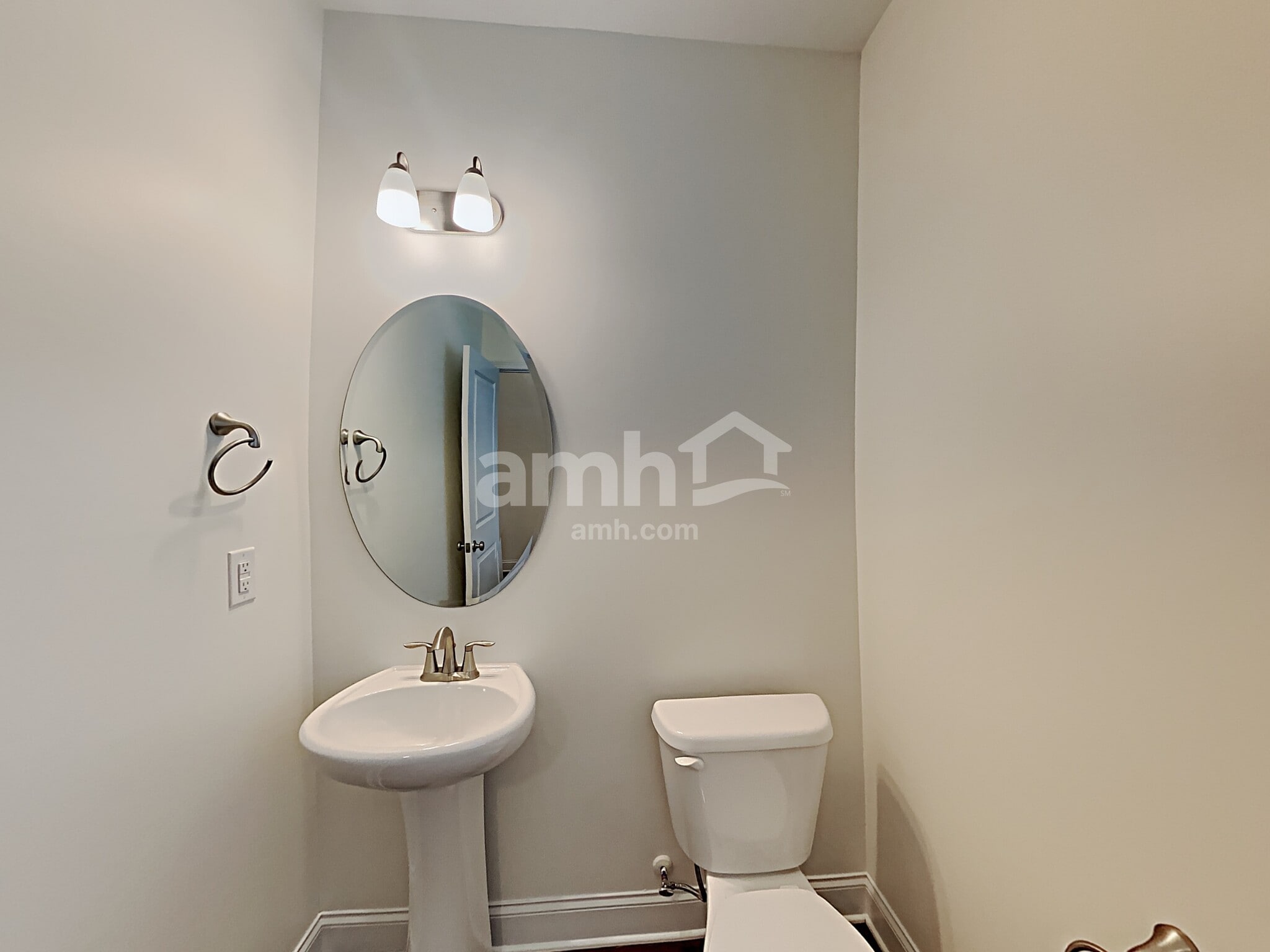 Building Photo - 2128 Laurel Vlg Cir