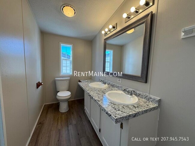 Building Photo - 125 F St