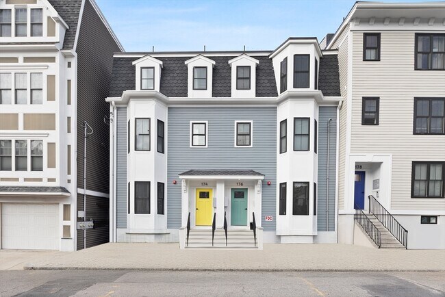 Building Photo - 174 W Seventh St