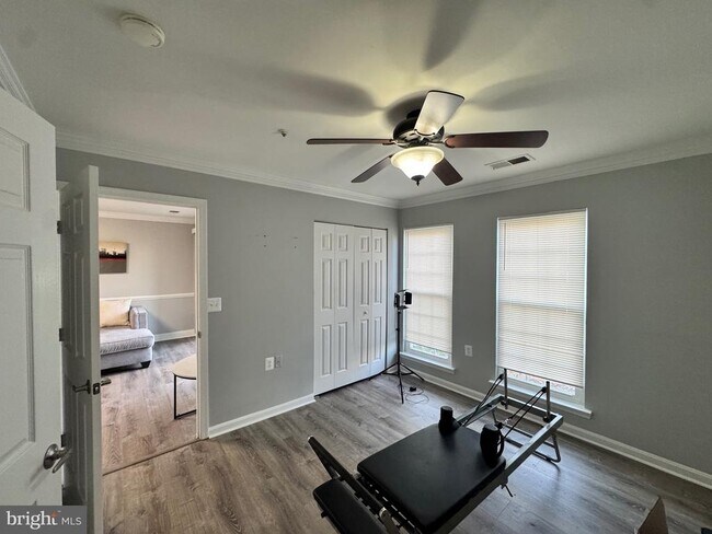 Building Photo - 1060 Gardenview Loop