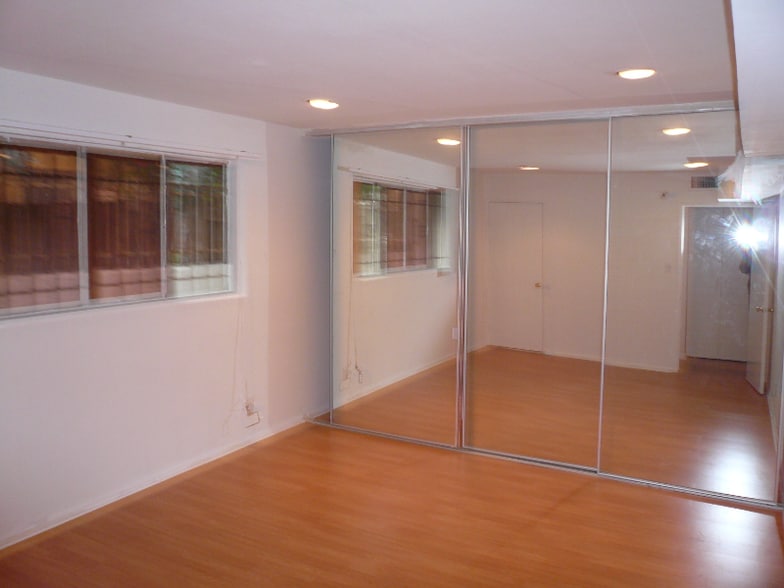 Building Photo - 8863 Alcott St