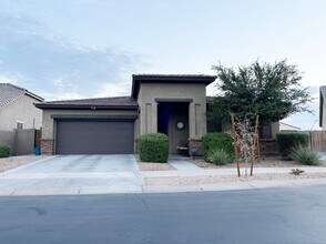 Building Photo - Like new 4-bedroom with Teen suite & Commu...