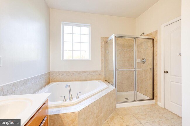 Building Photo - 23216 Observation Dr