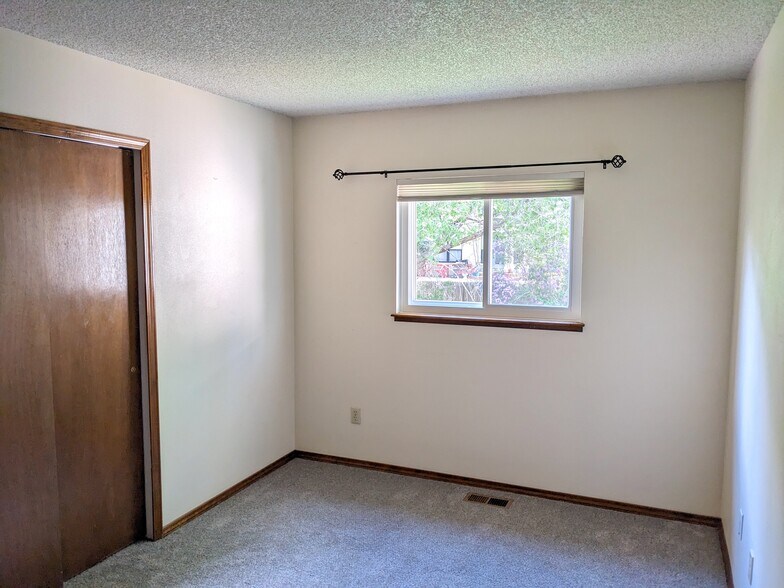 Building Photo - 6220 Pemberton Way