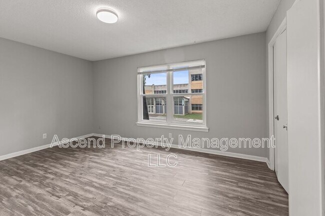 Building Photo - 1803 Bailey Ave