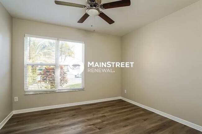 Building Photo - 3 Bedroom Pet-Friendly Home in Fort Myers, FL with Main Street Renewal
