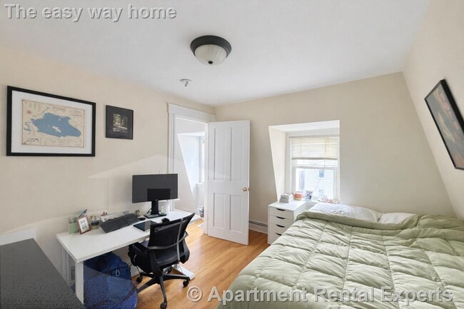 Building Photo - 24 Watson St