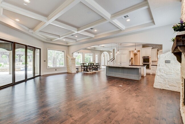 Building Photo - Exquisite 6000+ Sq Ft Home in Hidden Falls...