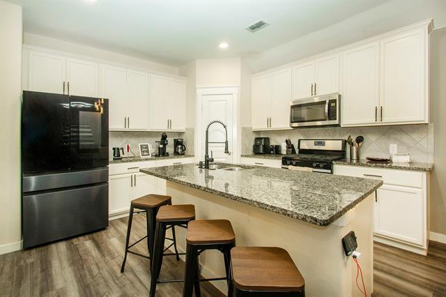 Building Photo - 8625 Glenburne Dr
