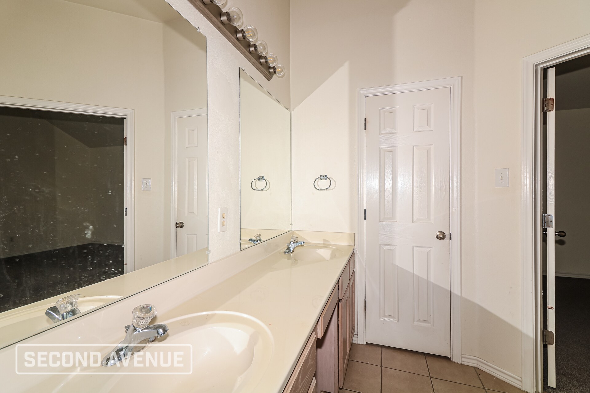 Building Photo - 6010 Suffolk Dr