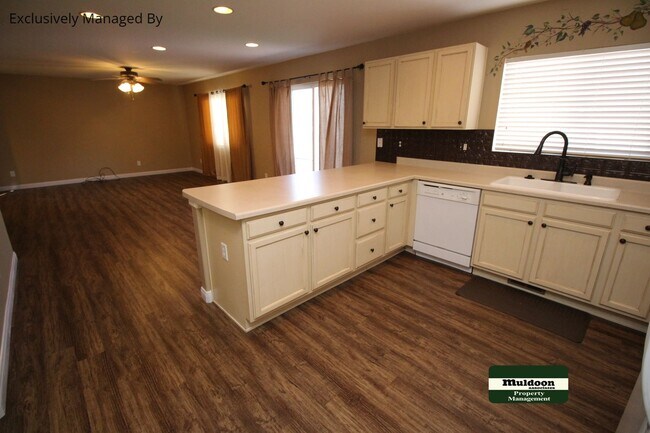 Building Photo - 2041 Springside Dr