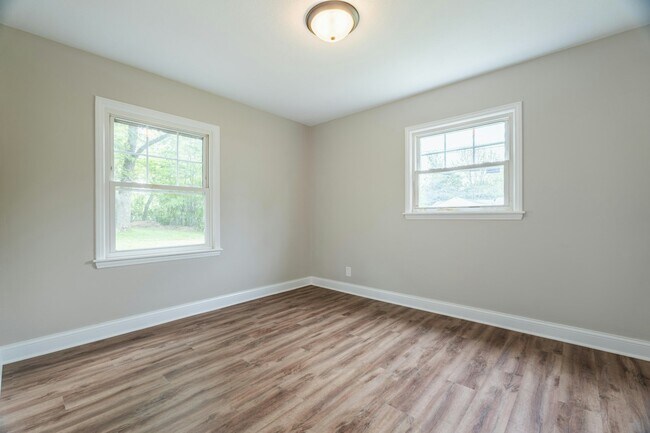 Building Photo - 2100 Delmore St