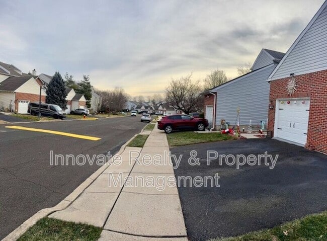 Building Photo - 584 Mount Vernon Cir