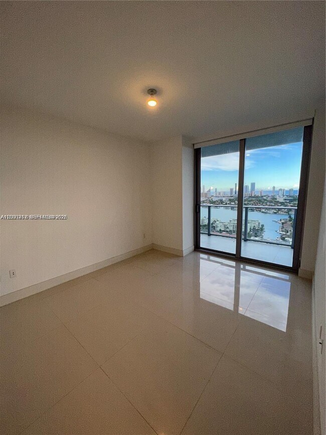 Building Photo - 16385 Biscayne Blvd