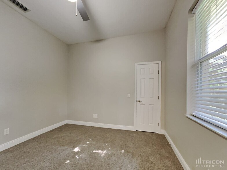 Building Photo - 4534 Highland Creek Dr
