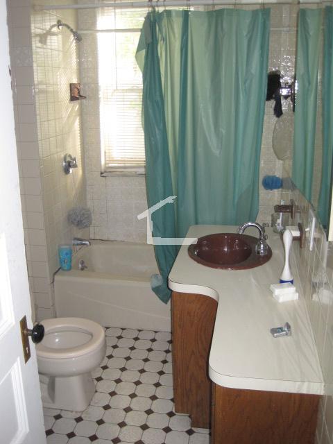 Building Photo - 145 Parsons St