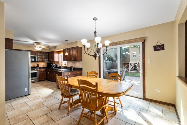 Building Photo - 14620 S Bridle Ct