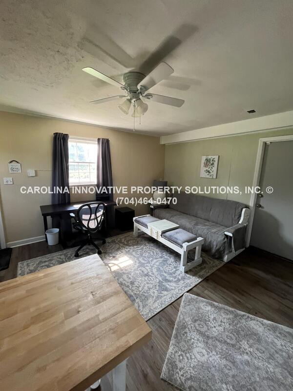 Building Photo - 8212 Larkhaven Rd