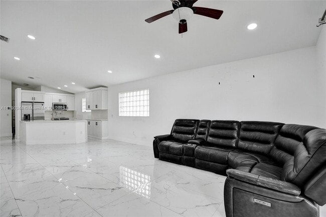Building Photo - 4108 Sapphire Terrace